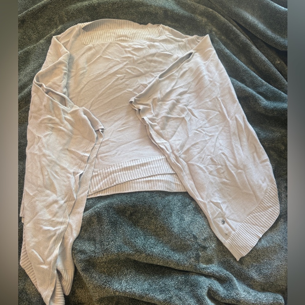 Lululemon free flow poncho Silver